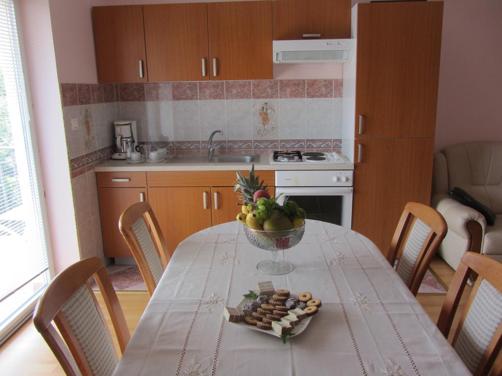 Apartments Dilja Malinska Phòng bức ảnh