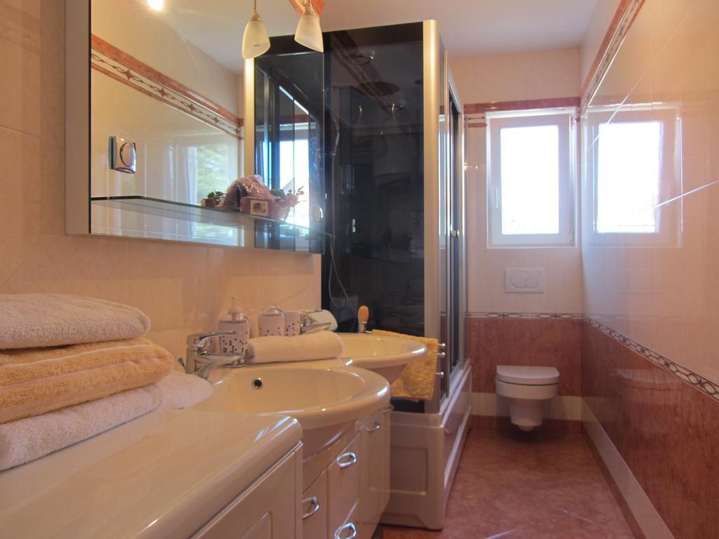 Apartments Dilja Malinska Phòng bức ảnh