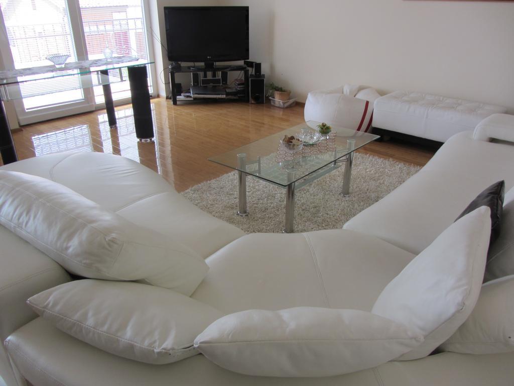 Apartments Dilja Malinska Phòng bức ảnh